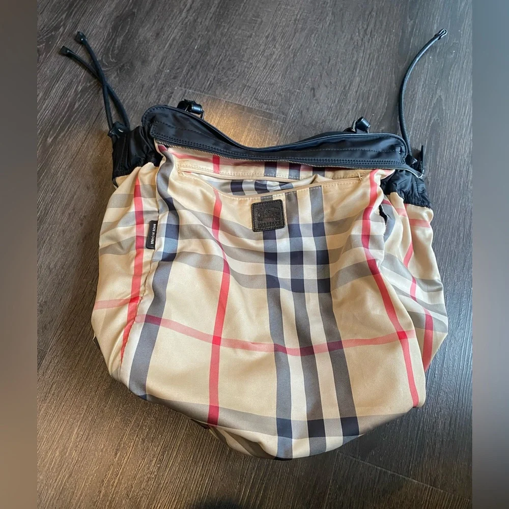 Burberry authentic buckleigh